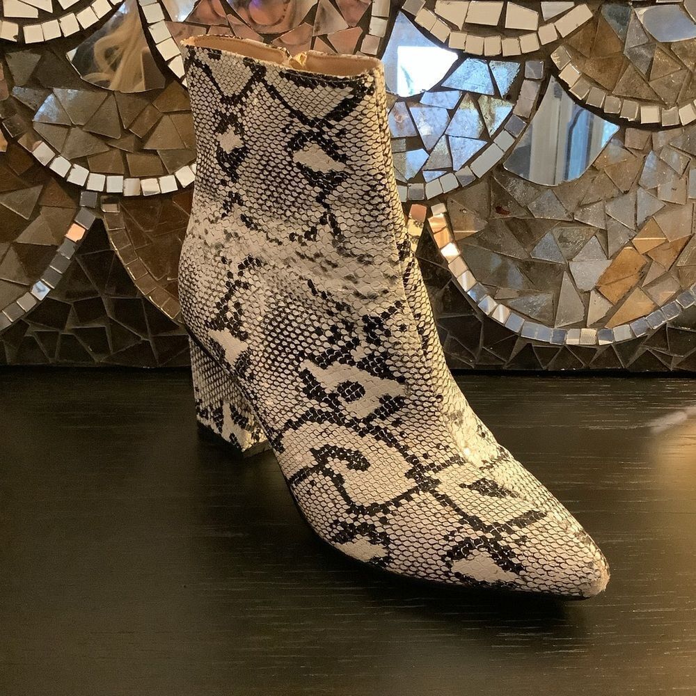 Wet‎ Kiss Booties